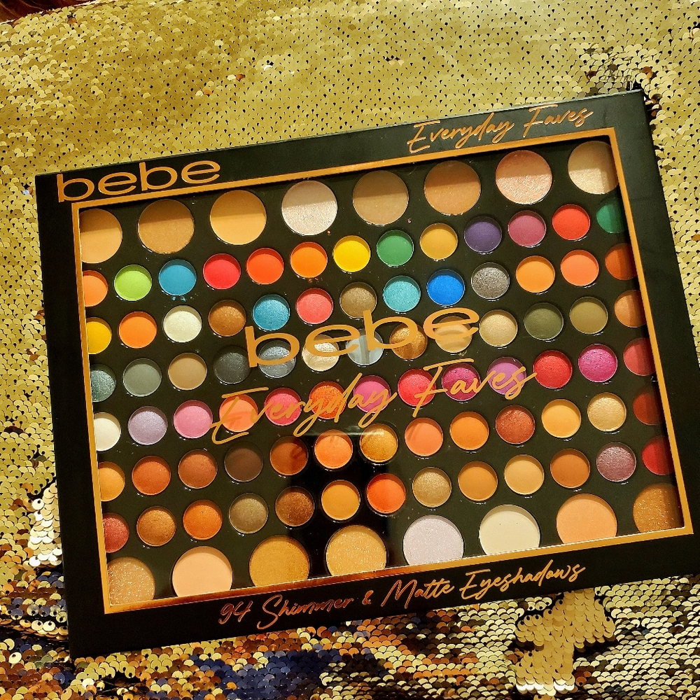bebe Everyday Faves eyeshadow palette 94 Shimmer & Matte Eyeshadows